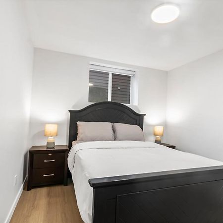 Pristine 3 Beds 2 Washroom Guest Suite サレー エクステリア 写真