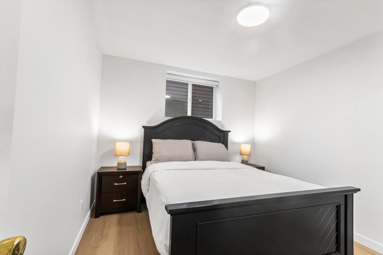Pristine 3 Beds 2 Washroom Guest Suite サレー エクステリア 写真
